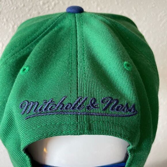 NWT Mitchell & Ness Vintage Hockey Vancouver Canucks Adjustable Flat Bill Cap - Picture 6 of 9